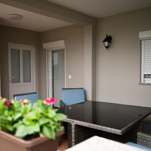 Apartmant Green Treasure、Marčanaのホテル