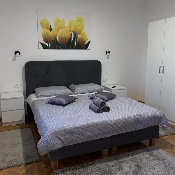 Apartment & Rooms - Marina, hotel in Ploče