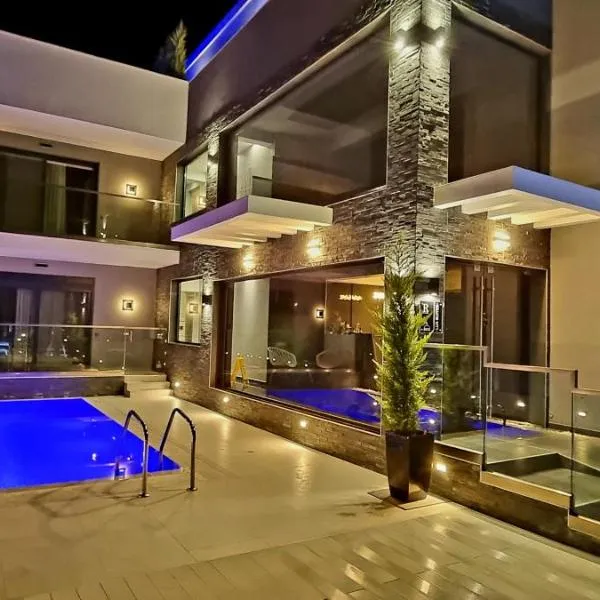 LUXSUITES, hôtel à Ofrynio