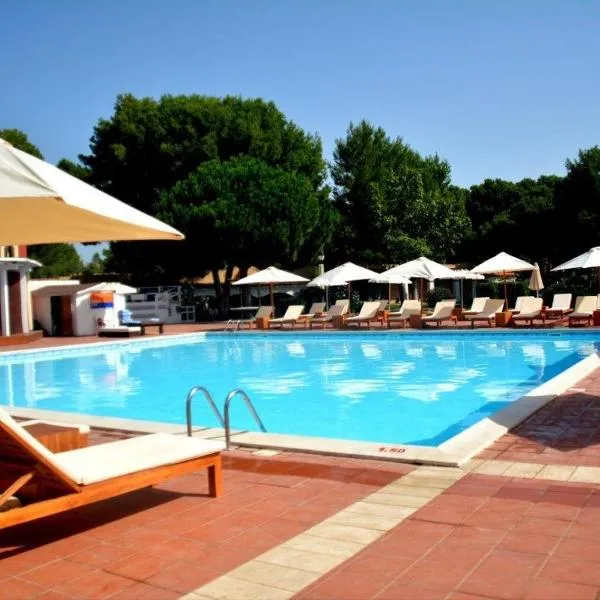 Porto Pino Club, hotel a Porto Pino