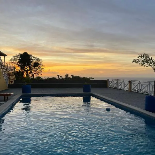 The Victory Villa, hotelli kohteessa Parrot Hall