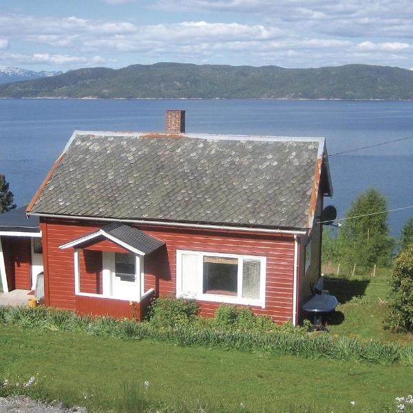 Awesome Home In Vgstranda With 2 Bedrooms And Wifi