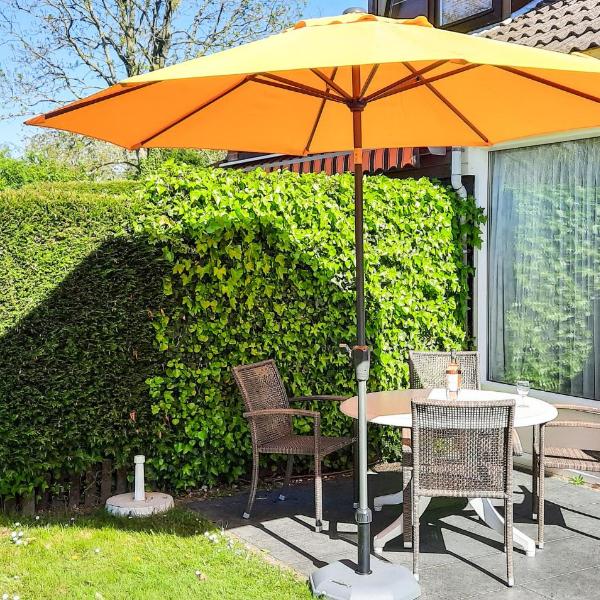 Amazing Home In Bruinisse With 2 Bedrooms And Wifi