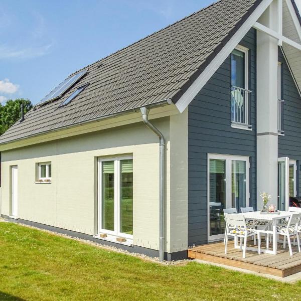 Amazing Home In Bsum Nordsee Ressort With 3 Bedrooms, Sauna And Wifi