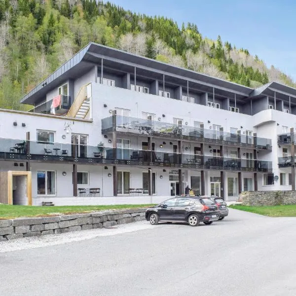 Stunning Apartment In Vossestrand, hotel in Vossestrand