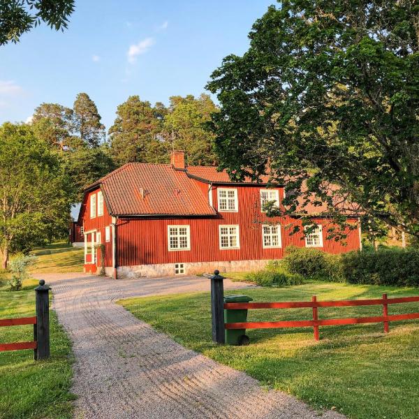 Stunning Home In Mantorp With 3 Bedrooms And Wifi