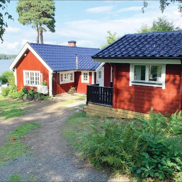 Amazing Home In Kvicksund With 2 Bedrooms And Wifi