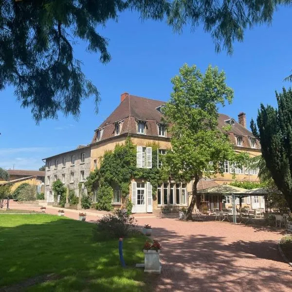 Logis Hôtels Château de La Barge, hôtel à Chaintré