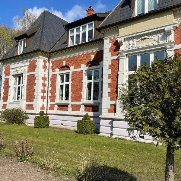 Dobbeltværelse i smuk palævilla, ξενοδοχείο σε Stenstrup