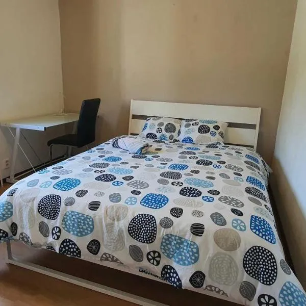 Private Room in Shared House-Close to University and Hospital-3, ξενοδοχείο σε Umeå
