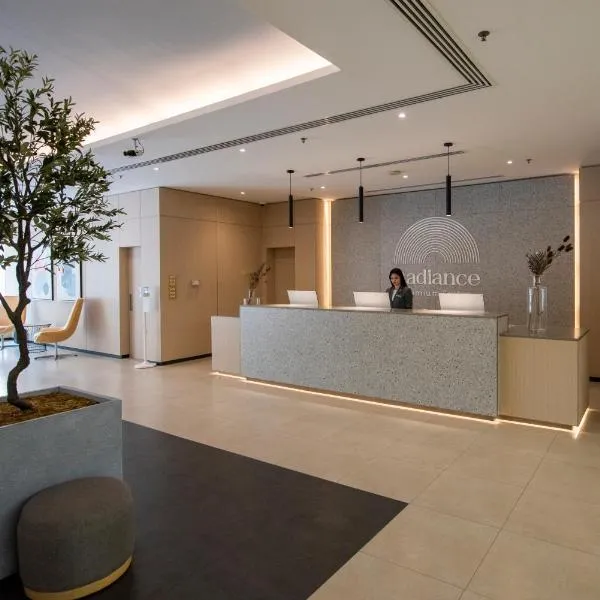 Radiance Premium Suites，位于迪拜的酒店