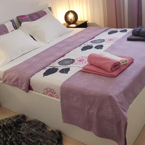 Apartment Verdi Split with free private parking space, hotel ve Splitu