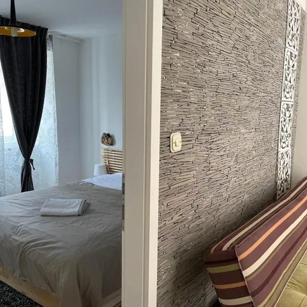 Apartments Kremenic, hotel in Cres