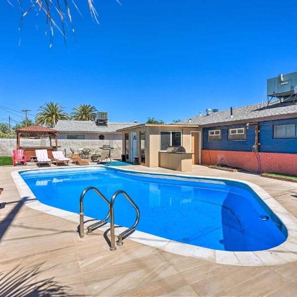 Las Vegas Getaway w/ Patio ~ 3 Mi to Strip!, Las Vegas