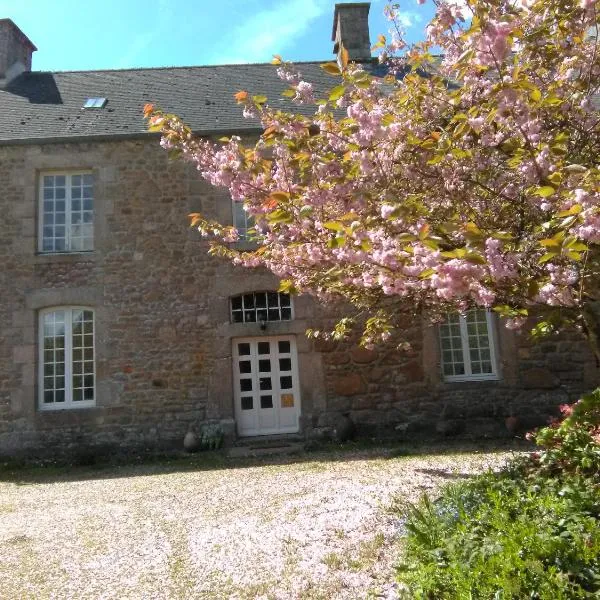Le Presbytère, Cotentin, Val de Saire, Fermanville, proximité immédiate mer et forêt, hotel in Fermanville
