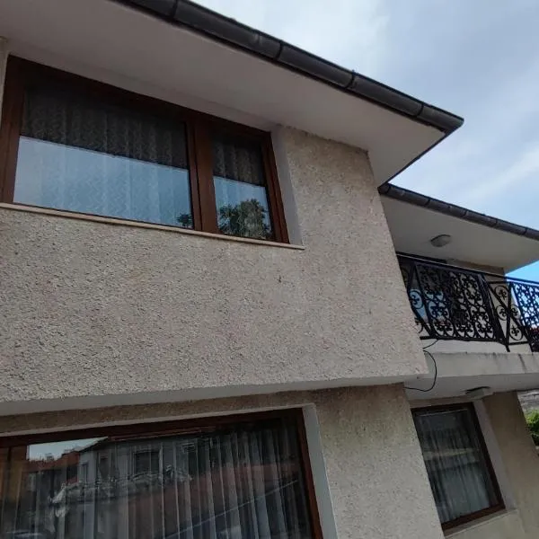 апартамент Росен, hôtel à Nessebar