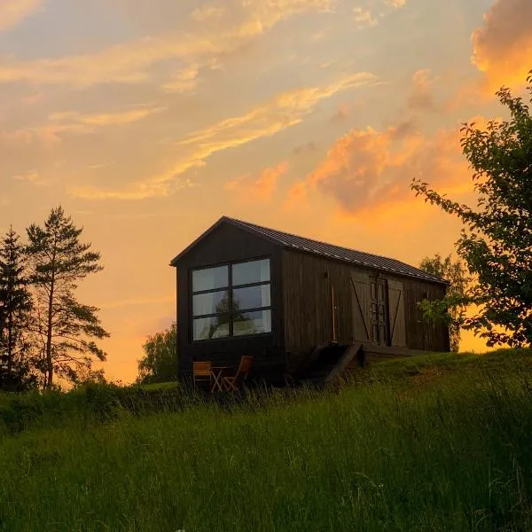 Hill top cabins with nature view by Ragnar Glamp, ξενοδοχείο σε Rauda