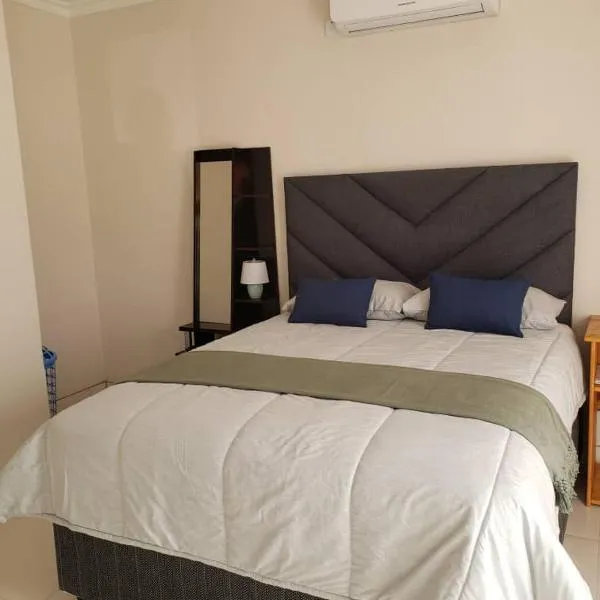 Kasuda - self contained room in Livingstone, hotel in Livingstone