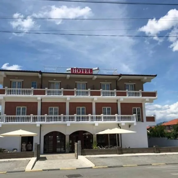 Hotel Xhelili, hotel in Cërrik