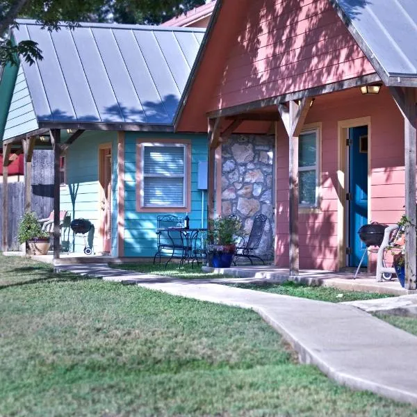 Blanco Riverside Cottages, hotel in Blanco