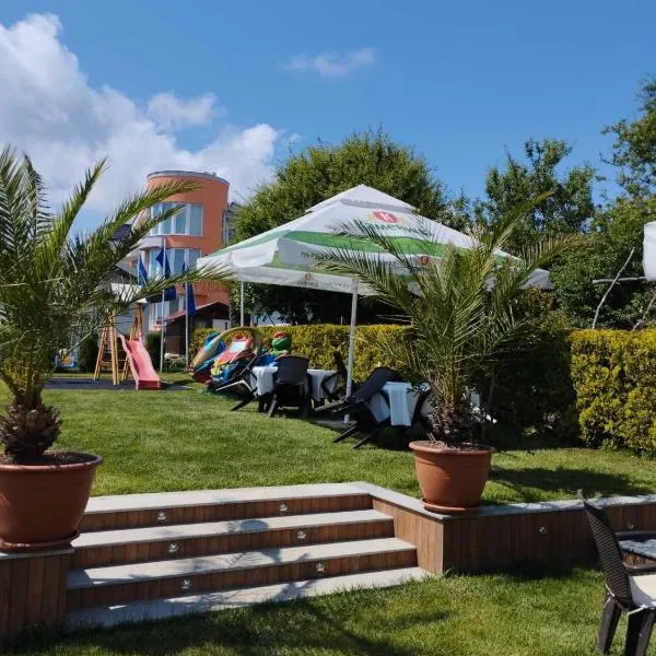 Zafo Hotel: Sinemorets şehrinde bir otel