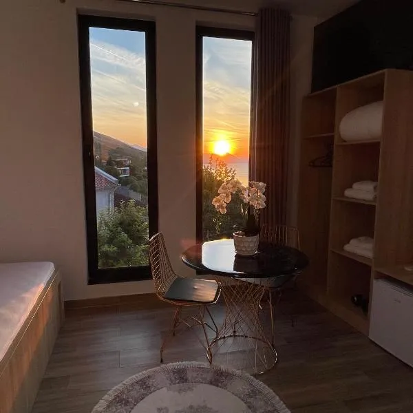 four generation hotel, hotel v destinaci Shirokë