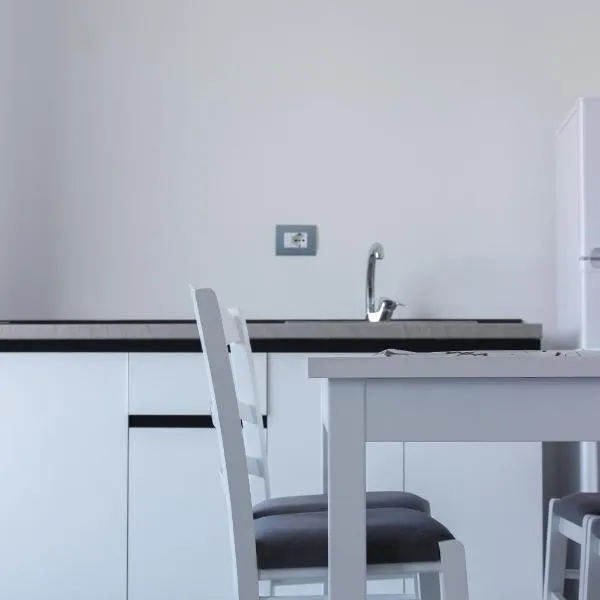 LUMNIK - Shengjin- Hotel & Apartments, hotel v destinaci Shëngjin