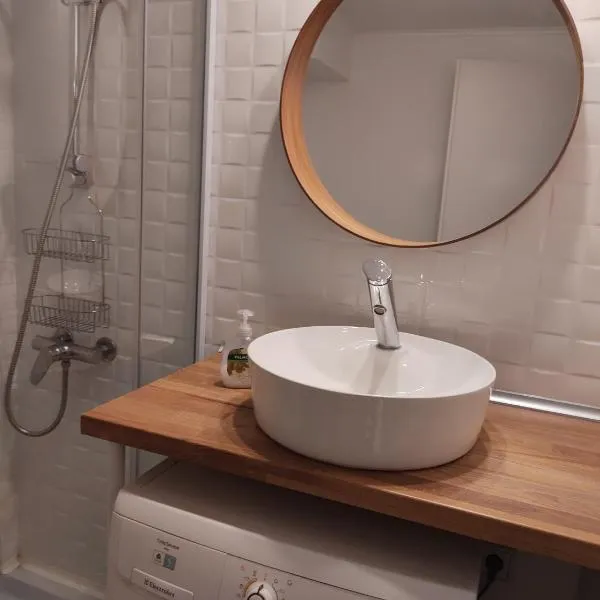 comfy condo Otopeni, hotell sihtkohas Otopeni