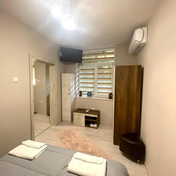 Home, hotel in Varna City