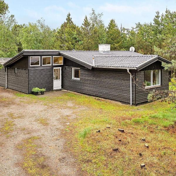 8 person holiday home in R m