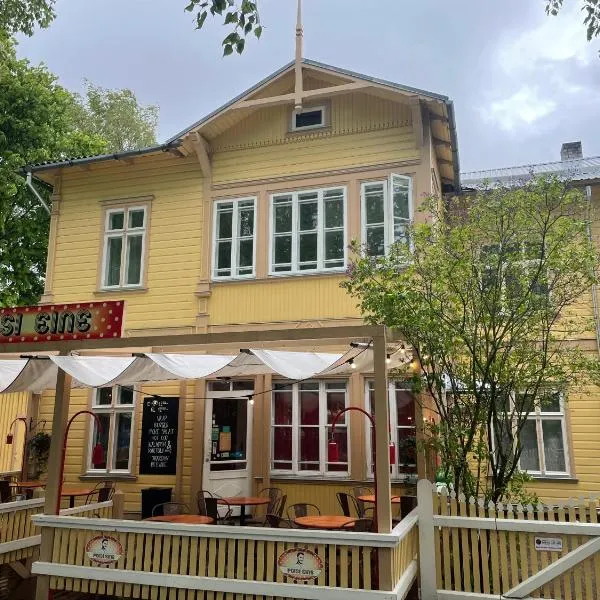 Spacious Supeluse Apartment, hotel in Pärnu