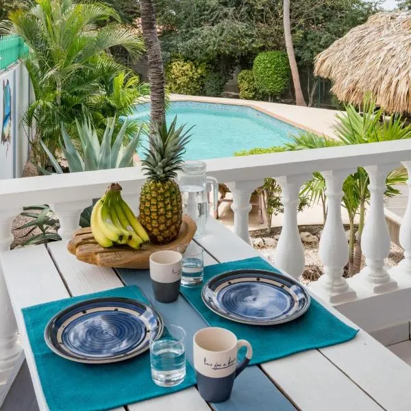 The Green Turtle Eco Lodge, hotel in Willemstad