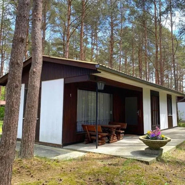 Bungalow im Kiefernwald direkt an der Ostsee (a), hotel em Ostseebad Karlshagen
