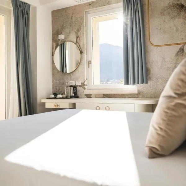LUXURY SUITES ROCOPOM - Lake Front, hotell sihtkohas Lecco
