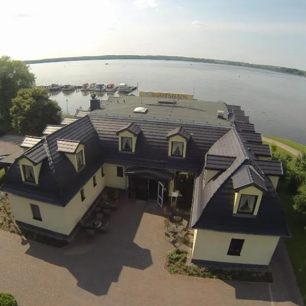 Bootshaus Neustrelitz、ノイシュトレーリッツのホテル