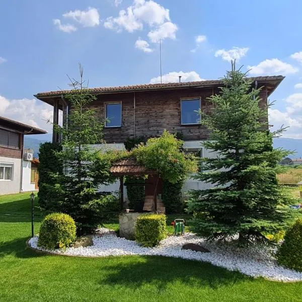 Villa Nikol Apt #1, hotel in Raduil