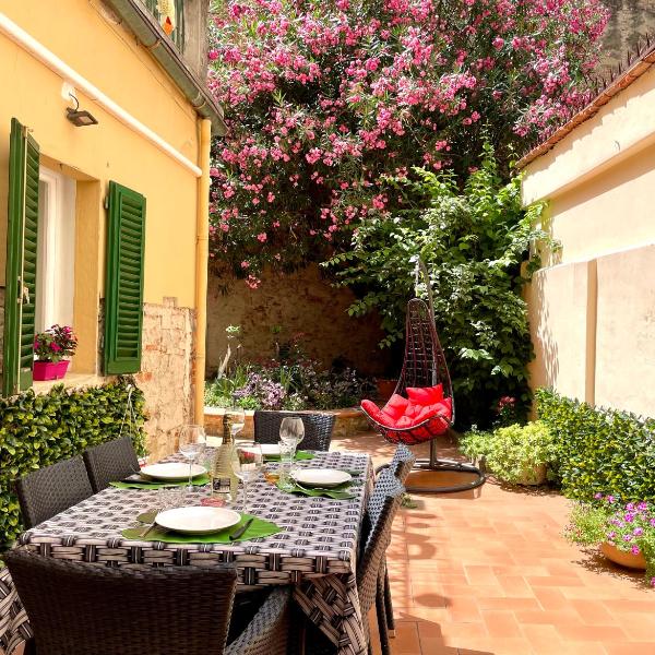 Santa Croce Garden Apartment