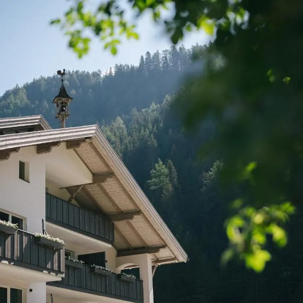 Hotel Fronza - your hike & mountain home, hotel v destinaci Lutago
