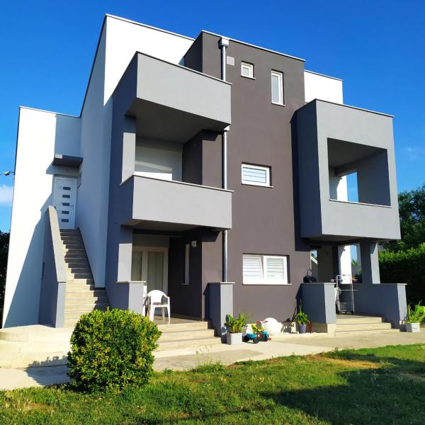 Apartmani Mira