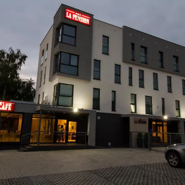 La Pension, hotel a Trnava