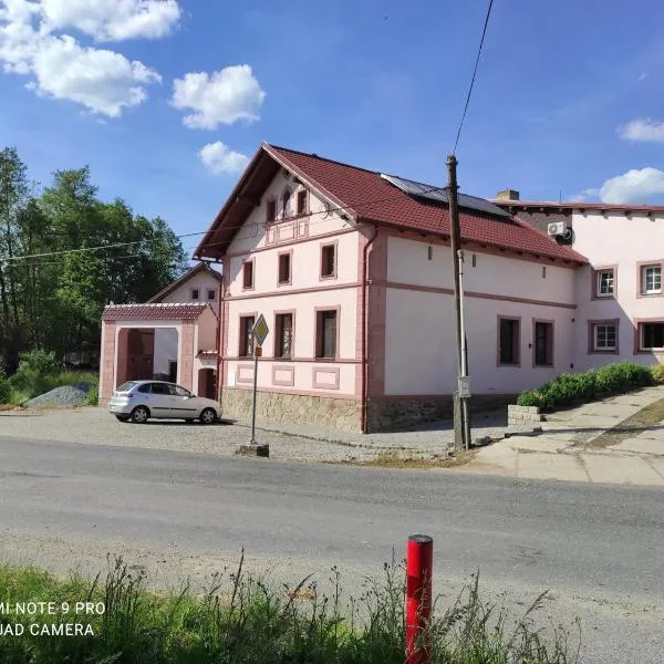 Příjemné ubytování na farmě, hôtel à Semněvice