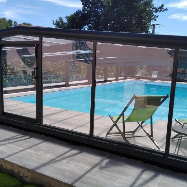 The Originals City, Hôtel Rey du Mont Sion, Saint-Julien-en-Genevois Sud, hotel in Saint-Blaise