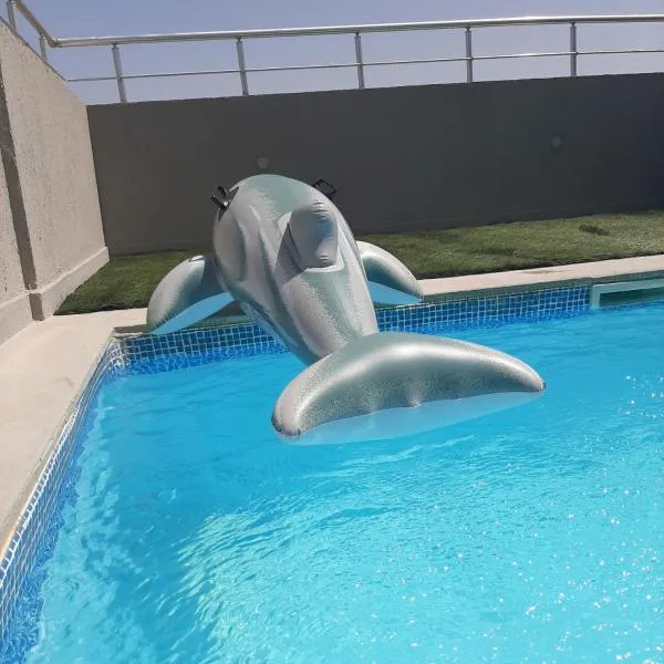 bel appart terasse vue panoramique avec piscine, hotel in Ariana