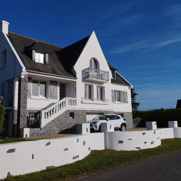 CHAMBRE D'HOTES KER BEL LEUR, hôtel à Kerlouan