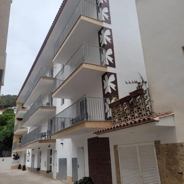 Malva Hostel Estartit, hotel a l'Estartit