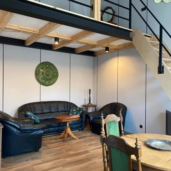 Karlsons Antique, hotel em Liepāja