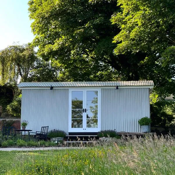 Wellsprings Farm - Self-catering shepherds hut with private garden, ξενοδοχείο στο Ντάραμ