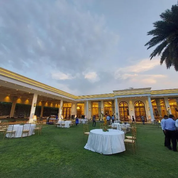 Kingston Resort – hotel w mieście Kanpur