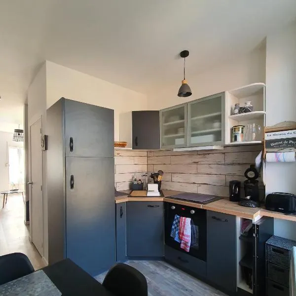 appartement rénové et lumineux a mers les bains au dessus d'un ancien commerce mersois en duplex pour 4 personnes pour du repos, des vacances ou pour le travail, ξενοδοχείο σε Mers-les-Bains