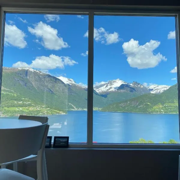 Olden Fjord Apartments、オルデンのホテル